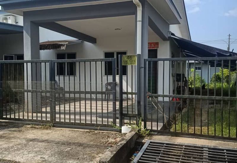 Stakan Single storey corner house For Rent