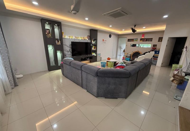 Muara Tuang Double storey Terrace intermediate For sale