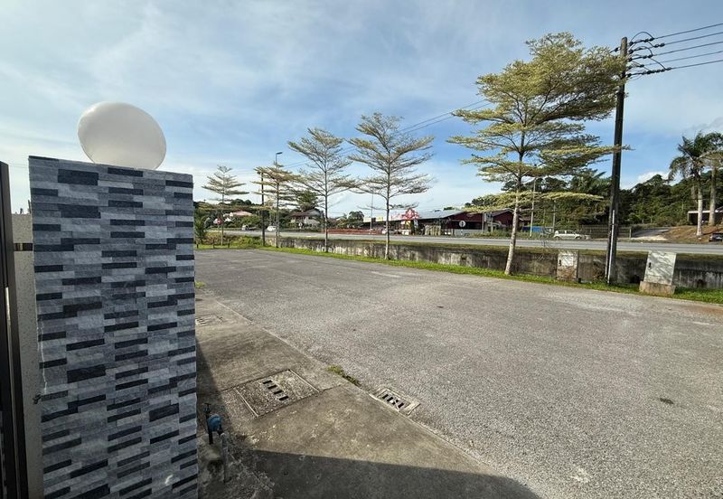 Muara Tuang Double storey Terrace intermediate For sale