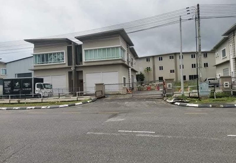 Jalan Matang Batu Kawa Semi-D Warehouse For Sale