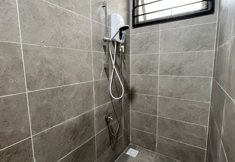 Muara Tuang Holmestown Double Storey Terrace Intermediate For Rent