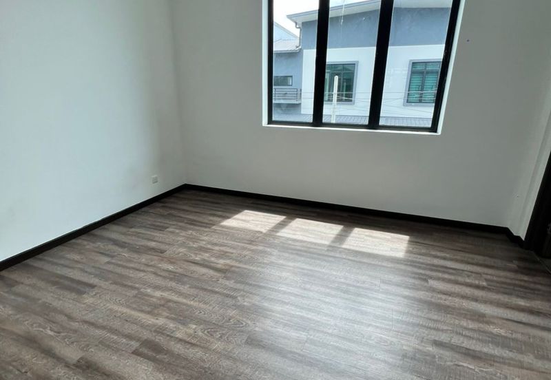 Muara Tuang Holmestown Double Storey Terrace Intermediate For Rent