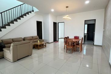 Muara Tuang Holmestown Double Storey Terrace Intermediate For Rent