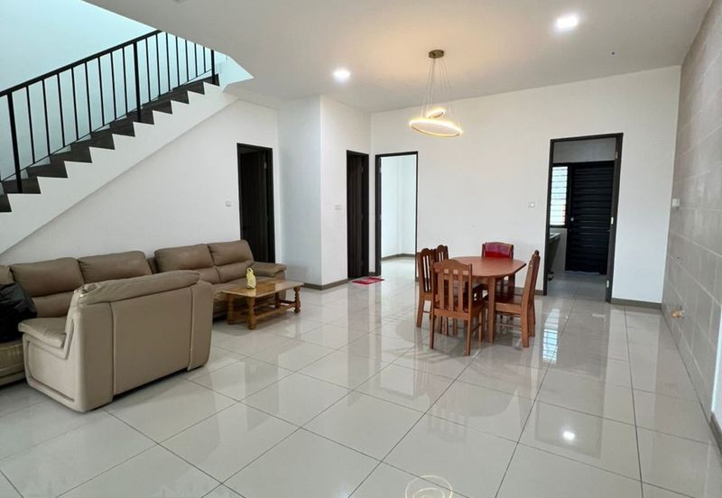 Muara Tuang Holmestown Double Storey Terrace Intermediate For Rent