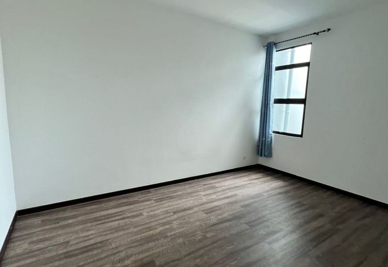 Muara Tuang Holmestown Double Storey Terrace Intermediate For Rent