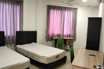 Queen's Residences Apartment For Rent