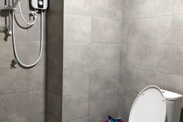 Queen's Residences Apartment For Rent