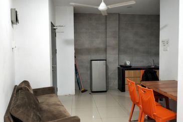 Queen's Residences Apartment For Rent