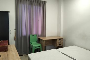 Queen's Residences Apartment For Rent