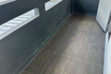 Arang Road Double-Storey Intermediate House for Rent