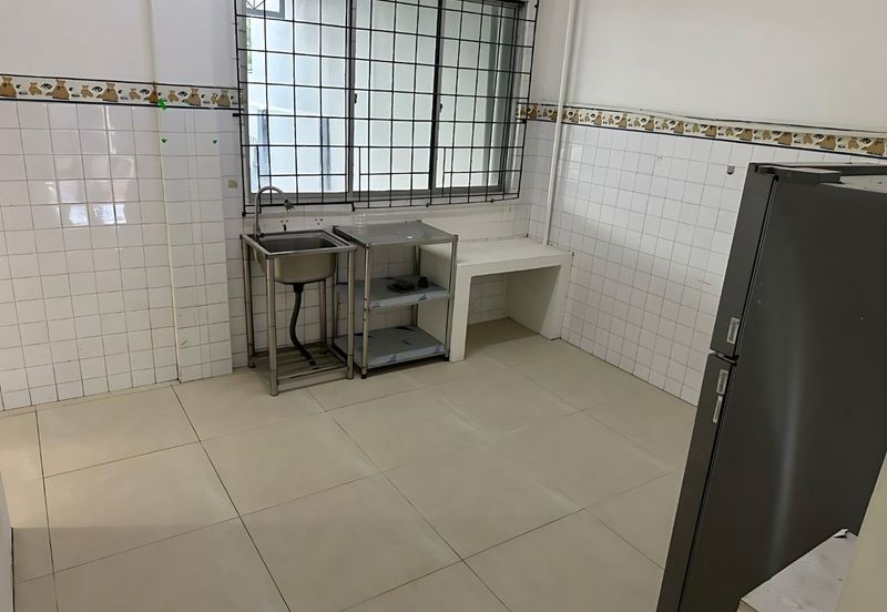 Arang Road Double-Storey Intermediate House for Rent