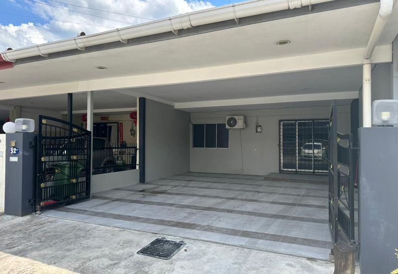 Arang Road Double-Storey Intermediate House for Rent