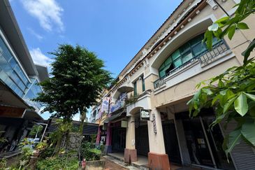 Jalan Song Commercial Shop for Sale