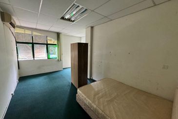 Jalan Song Commercial Shop for Sale