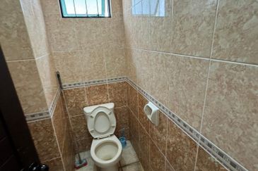 Jalan Song Commercial Shop for Sale