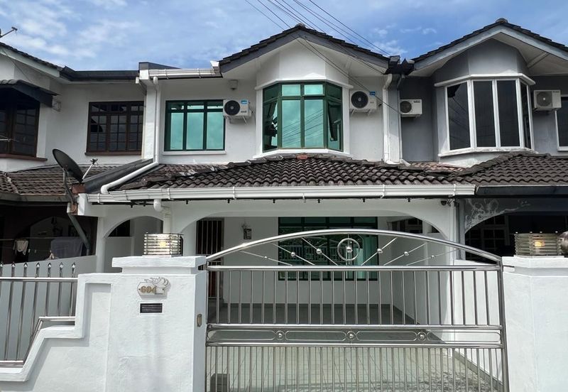 Airport road Double Storey terrace For rent 