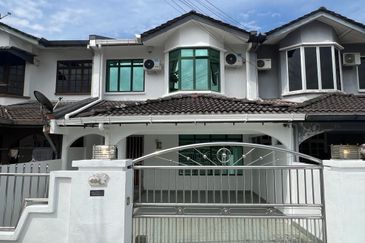 Airport road Double Storey terrace For rent 