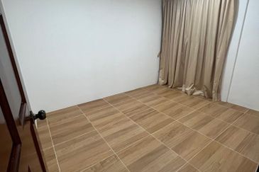 Airport road Double Storey terrace For rent 