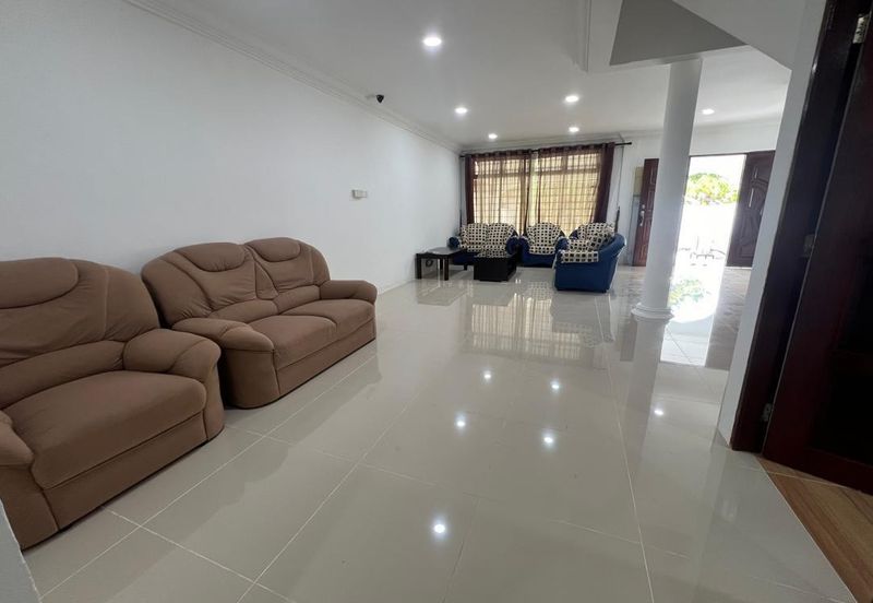 Airport road Double Storey terrace For rent 