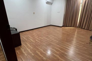 Airport road Double Storey terrace For rent 