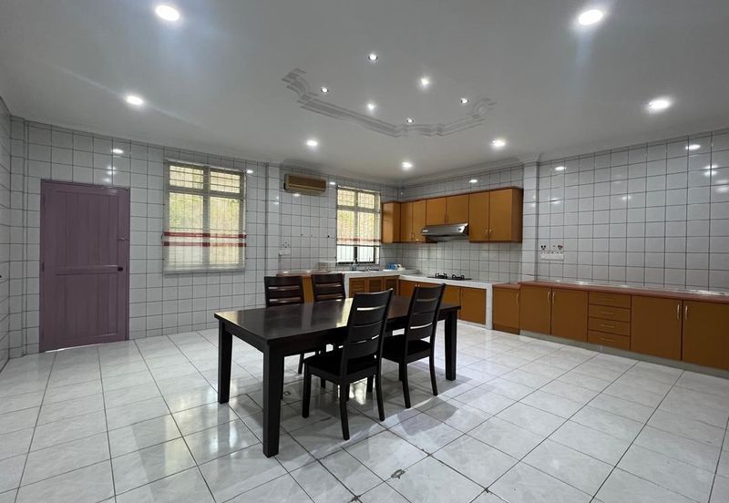 Airport road Double Storey terrace For rent 