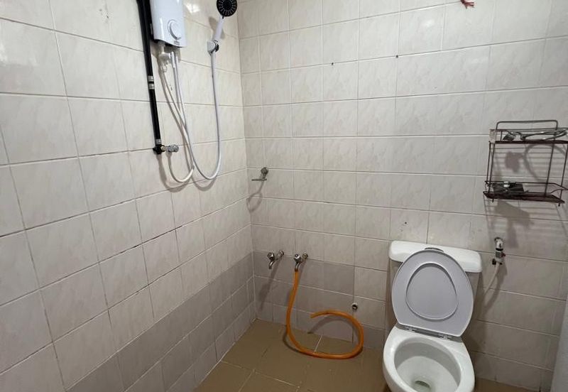 Airport road Double Storey terrace For rent 