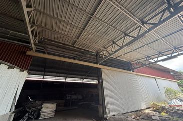 Bintawa Pending Huge Warehouse For rent 