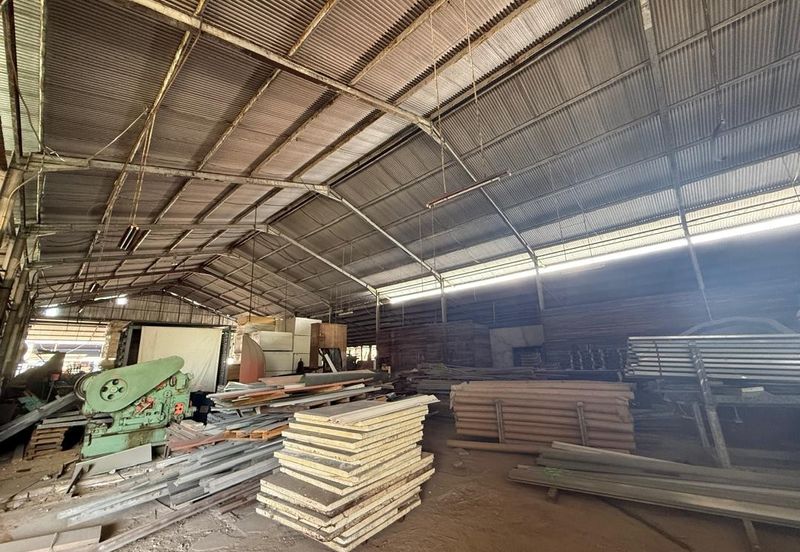Bintawa Pending Huge Warehouse For rent 