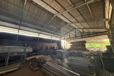 Bintawa Pending Huge Warehouse For rent 