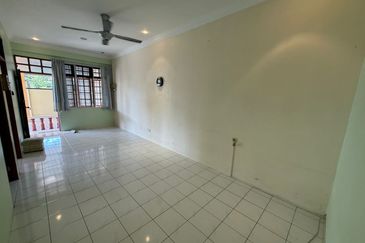 Taman Yen Yen, Matang Single Storey Corner For Sale