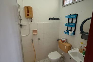 Taman Yen Yen, Matang Single Storey Corner For Sale