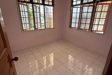 Taman Yen Yen, Matang Single Storey Corner For Sale