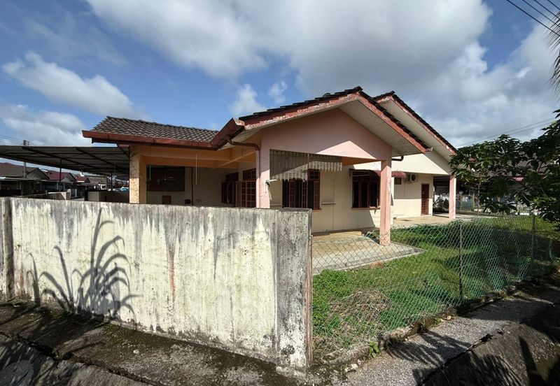 Taman Yen Yen, Matang Single Storey Corner For Sale