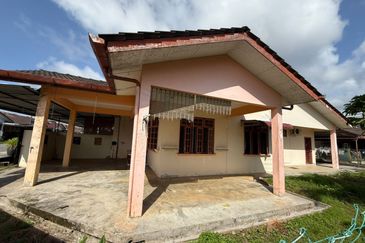 Taman Yen Yen, Matang Single Storey Corner For Sale