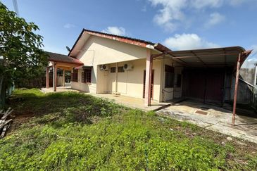 Taman Yen Yen, Matang Single Storey Corner For Sale