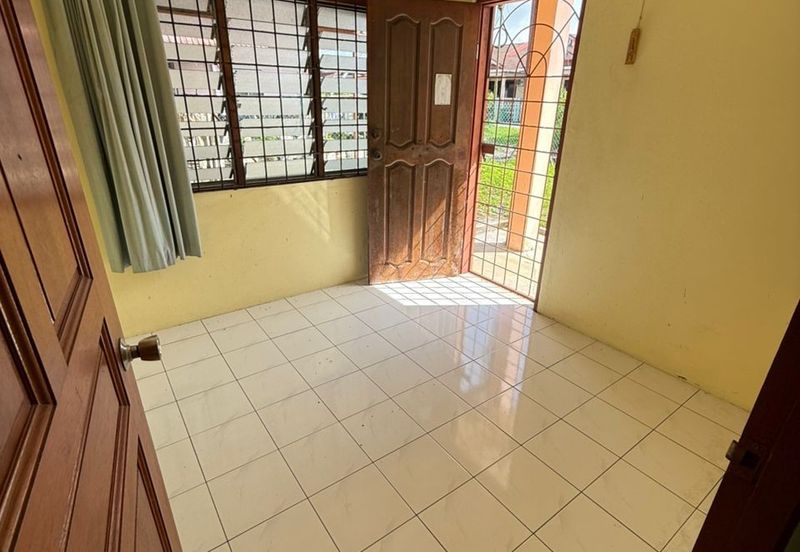 Taman Yen Yen, Matang Single Storey Corner For Sale