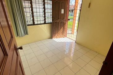 Taman Yen Yen, Matang Single Storey Corner For Sale