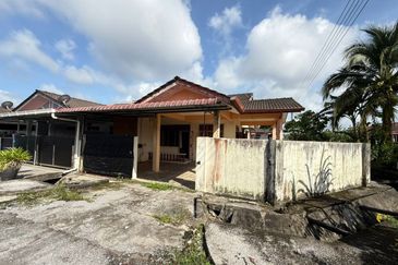 Taman Yen Yen, Matang Single Storey Corner For Sale