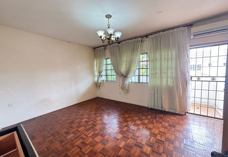 Kota Sentosa Double Storey Corner House For Sale & For Rent