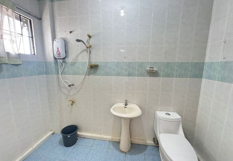 Kota Sentosa Double Storey Corner House For Sale & For Rent