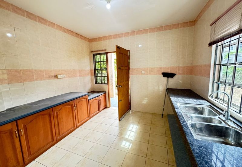 Kota Sentosa Double Storey Corner House For Sale & For Rent