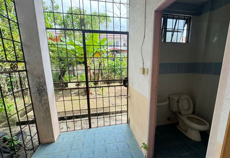 Kota Sentosa Double Storey Corner House For Sale & For Rent