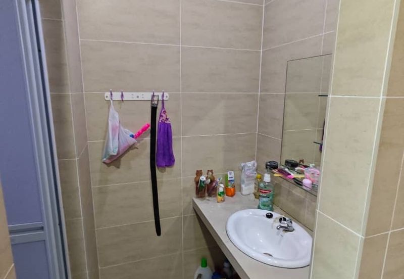 Lorong Swanston, Moyan Double Storey Intermediate Terrace For Sale