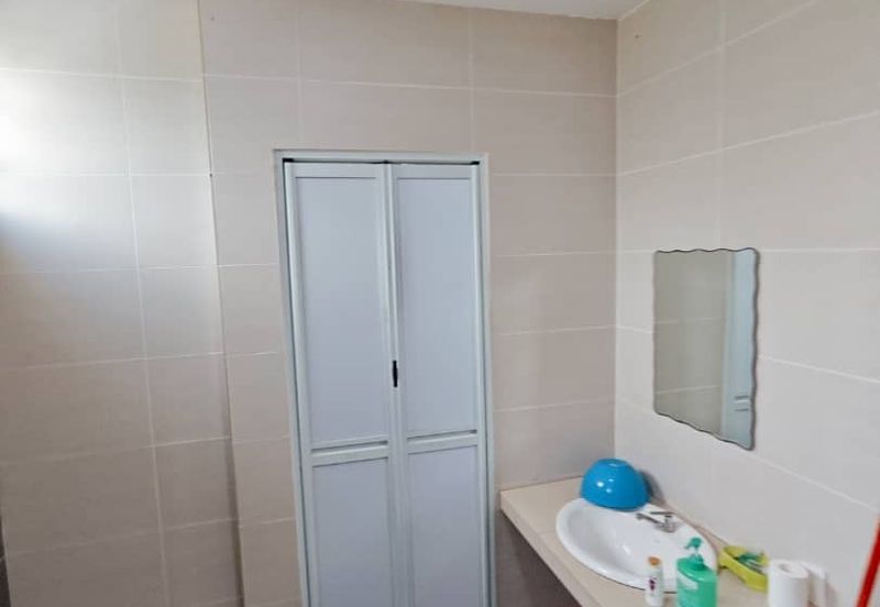 Lorong Swanston, Moyan Double Storey Intermediate Terrace For Sale