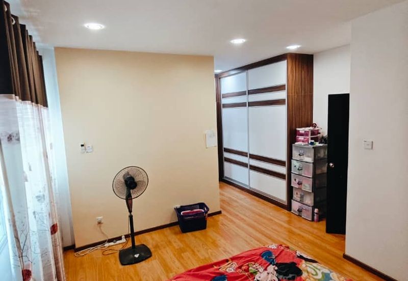 Lorong Swanston, Moyan Double Storey Intermediate Terrace For Sale