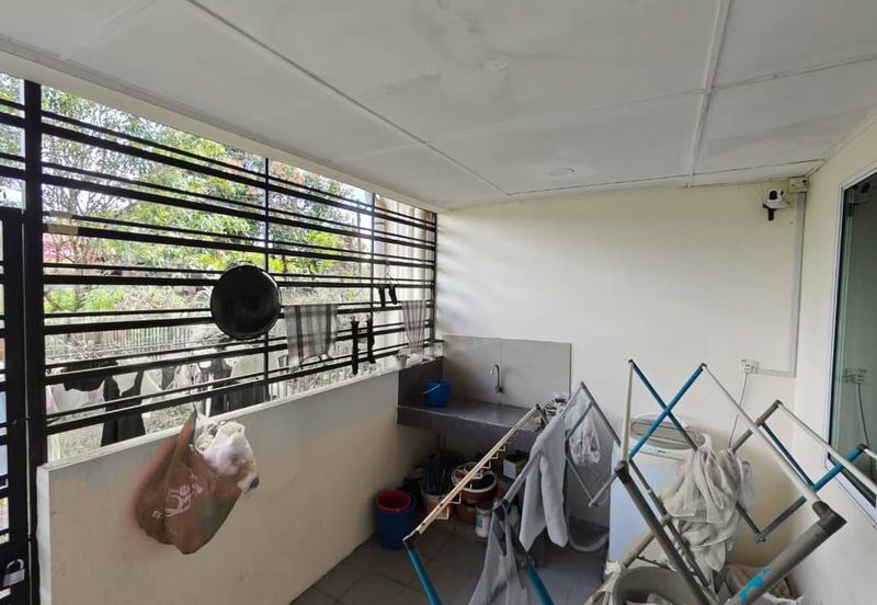 Lorong Swanston, Moyan Double Storey Intermediate Terrace For Sale