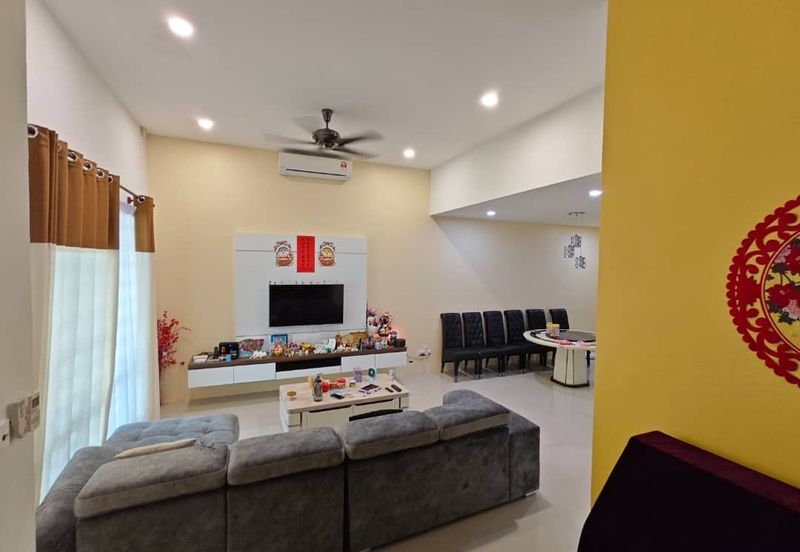Lorong Swanston, Moyan Double Storey Intermediate Terrace For Sale