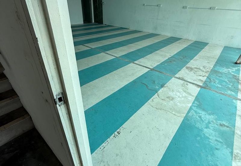 Rock road 1st floor shoplot For Rent