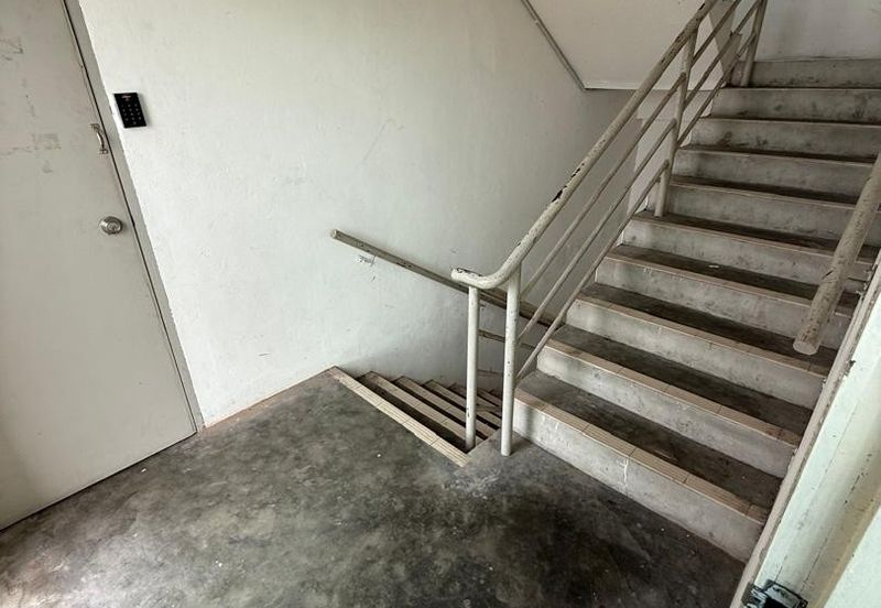 Rock road 1st floor shoplot For Rent