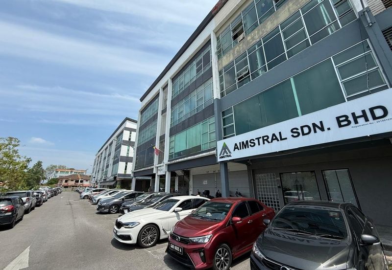 Rock road 1st floor shoplot For Rent